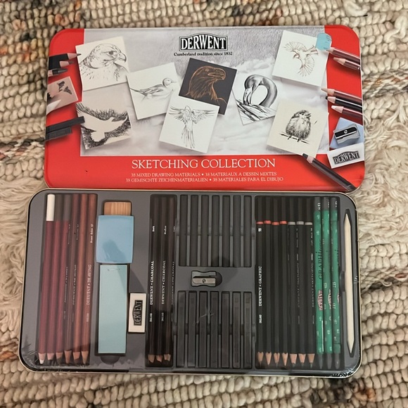 38 pc Derwent Sketching collection - Picture 3 of 4